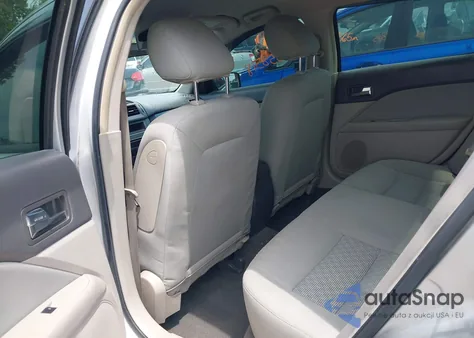 2010 Ford Fusion S из США, поврежденный, VIN 3FAHP0GA2AR415101